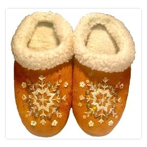 ❄️SNOWFLAKE❄️ SEQUIN EMBROIDERED BEADED FAUX SUEDE & SHEARLING SLIPPER CLOG EUC